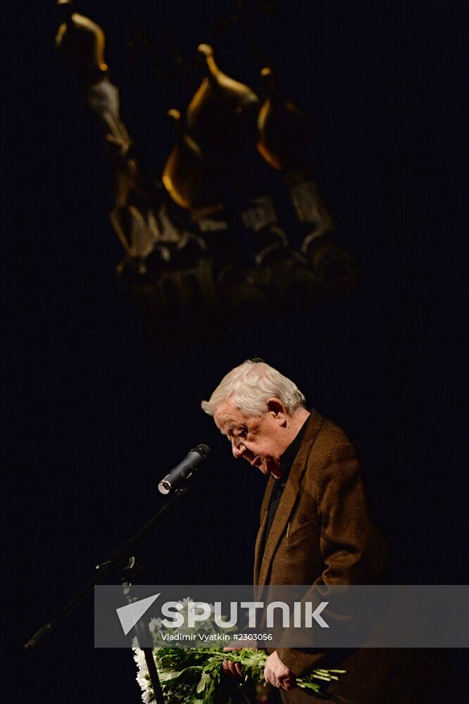 Paying last respects to actor Eduard Martsevich