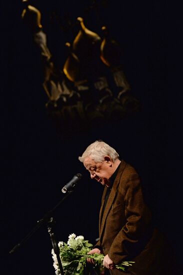 Paying last respects to actor Eduard Martsevich