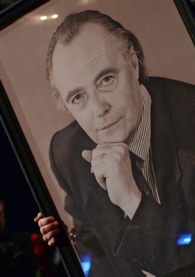 Paying last respects to actor Eduard Martsevich