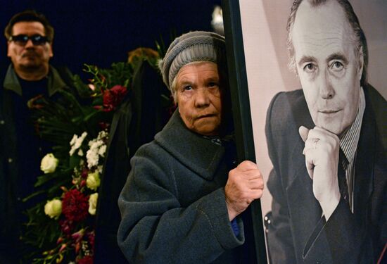 Paying last respects to actor Eduard Martsevich