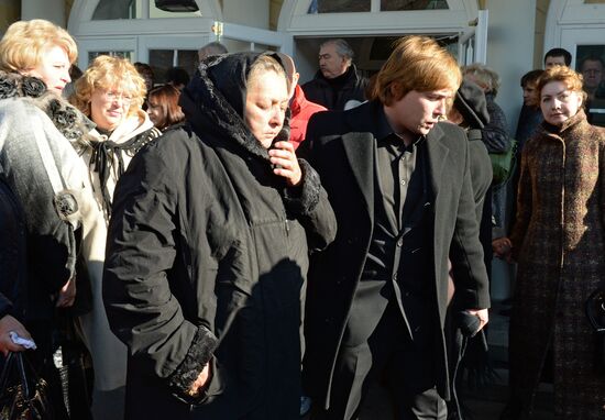Paying last respects to actor Eduard Martsevich