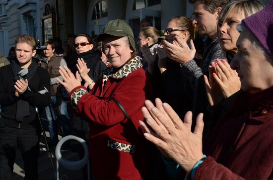 Paying last respects to actor Eduard Martsevich