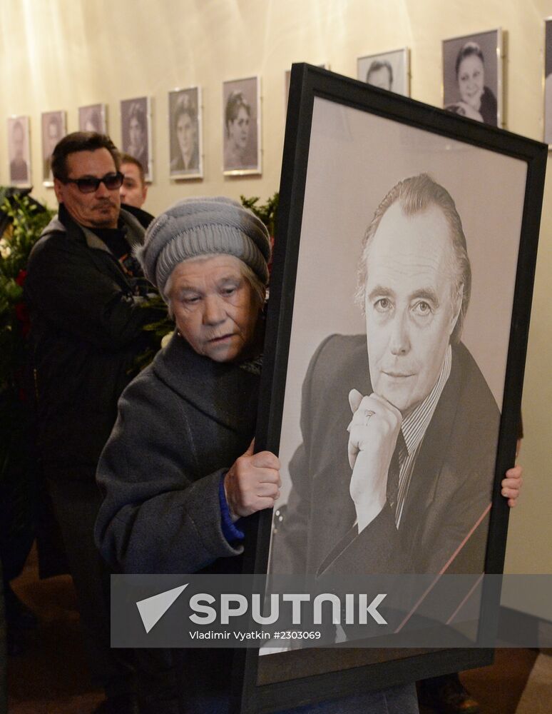 Paying last respects to actor Eduard Martsevich