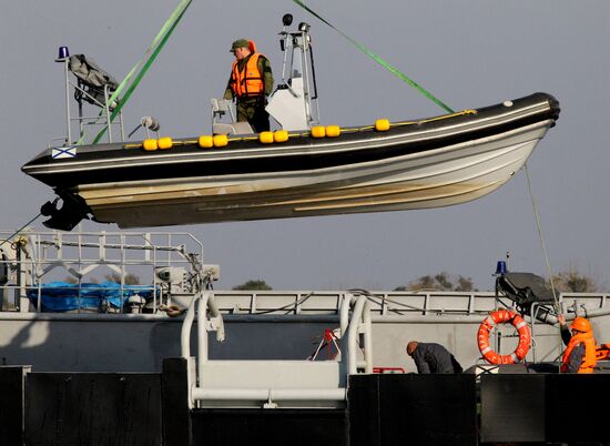 Pacific Fleet exercises to deal with submarine emergency