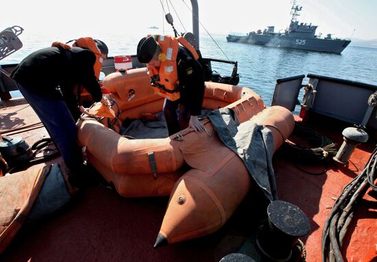 Pacific Fleet exercises to deal with submarine emergency