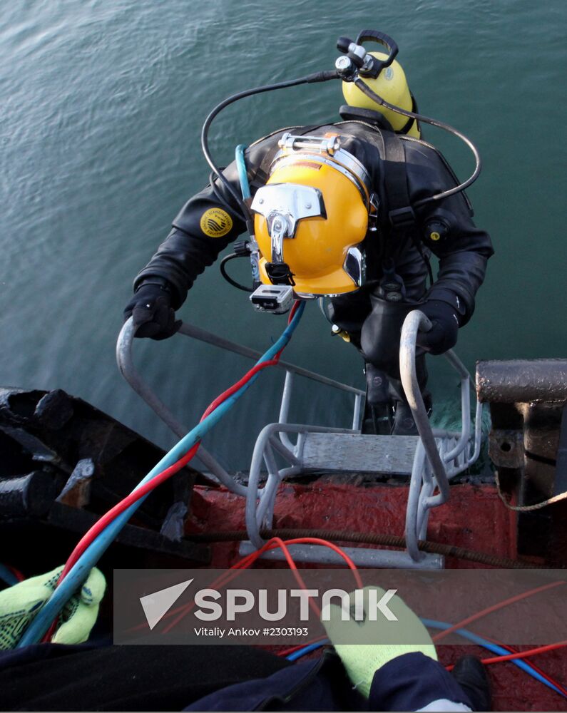 Pacific Fleet exercises to deal with submarine emergency