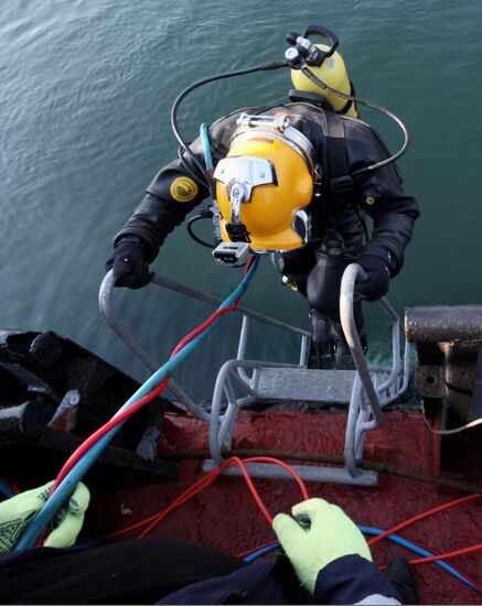 Pacific Fleet exercises to deal with submarine emergency