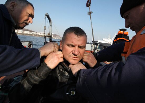 Pacific Fleet exercises to deal with submarine emergency