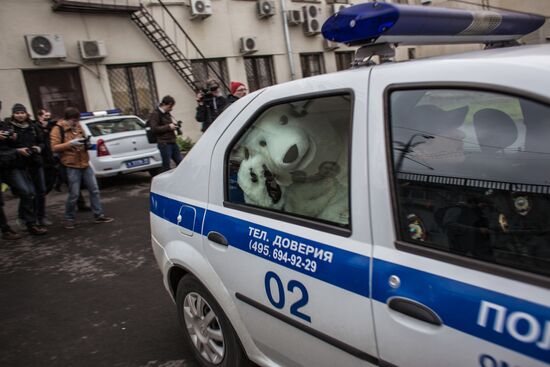 Rallyto support Greenpeace activists arrested in Murmansk