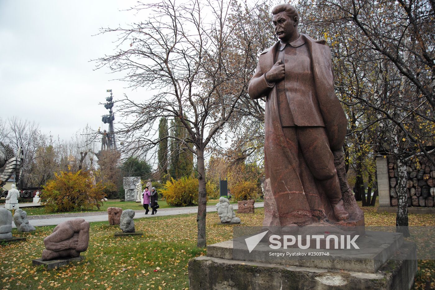 Monuments to Soviet leaders in Muzeon Arts Park