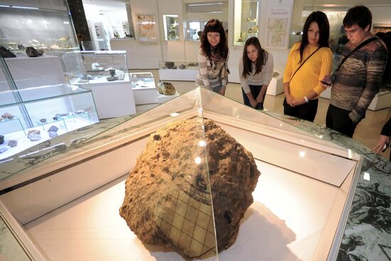 Chelyabinsk meteorite is exhibited at Chelyabinsk Museum of Regional Studies