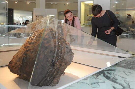 Chelyabinsk meteorite is exhibited at Chelyabinsk Museum of Regional Studies