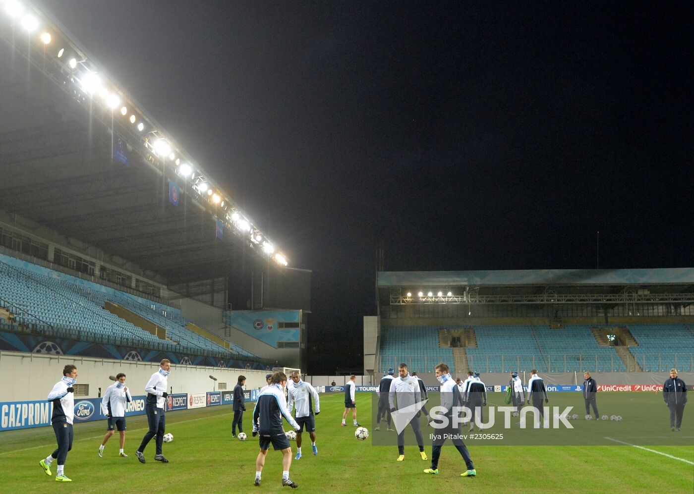 FC Manchester City holds training session