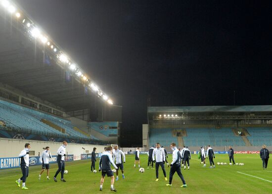 FC Manchester City holds training session