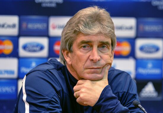 FC Manchester City holds training session