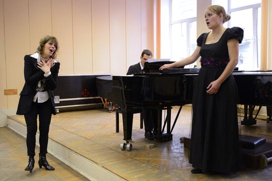 Master-class by Lyubov Kazarnovskaya in Gifted Children-2013 project