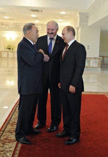 Vladimir Putinvisits Belarus