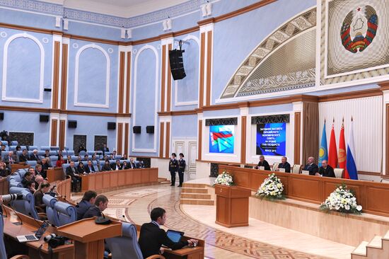 Vladimir Putin visits Belarus