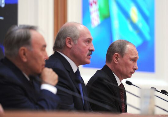 Vladimir Putin visits Belarus