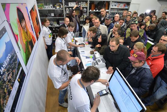 Official start of sales of iPhone 5s and iPhone 5c in Mos