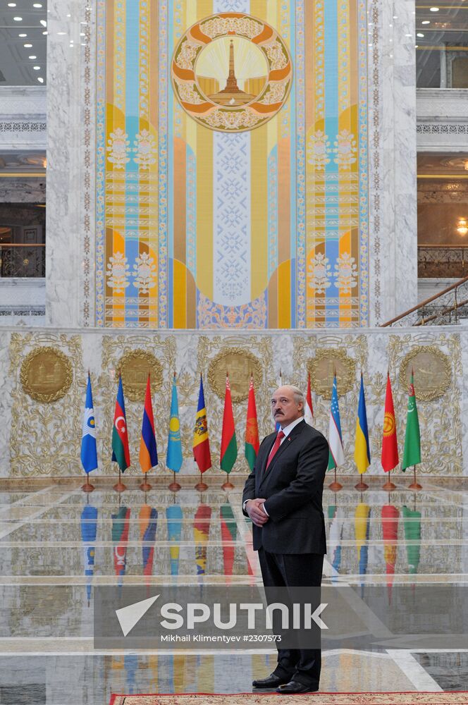 Vladimir Putin visits Belarus