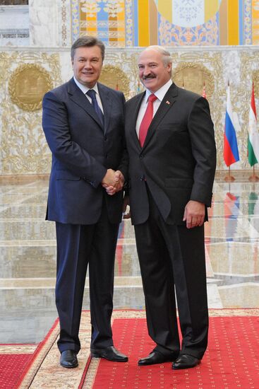 Vladimir Putin visits Belarus