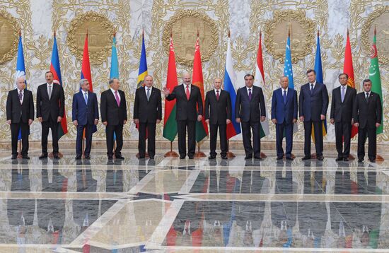 Vladimir Putin visits Belarus