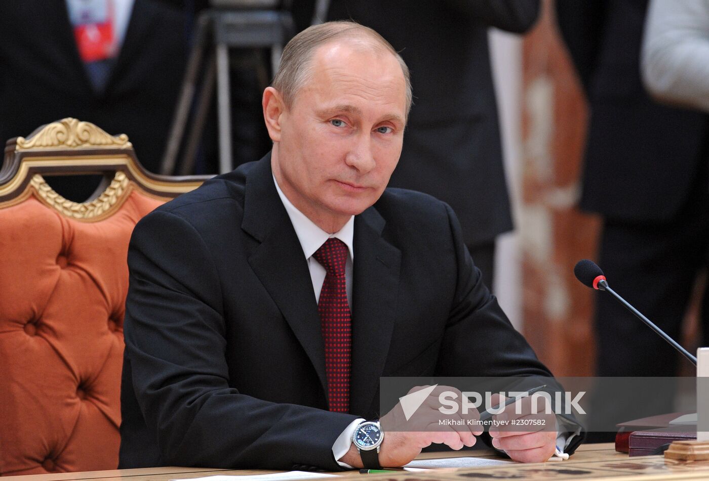 Vladimir Putin visits Belarus