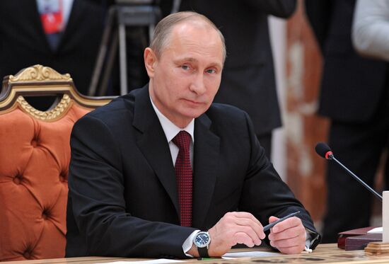 Vladimir Putin visits Belarus