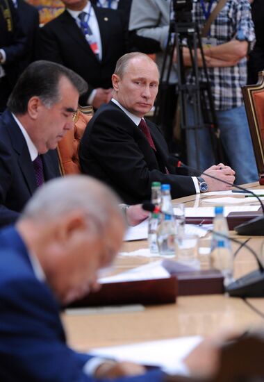 Vladimir Putin visits Belarus