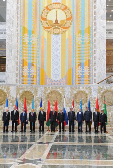 Vladimir Putin visits Belarus