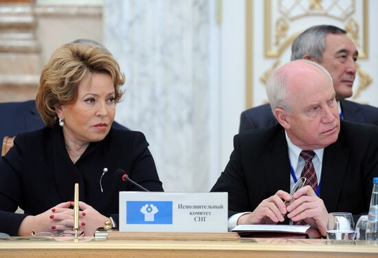 Vladimir Putin visits Belarus