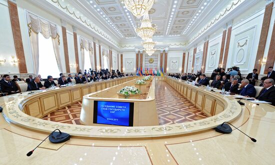 Vladimir Putin visits Belarus