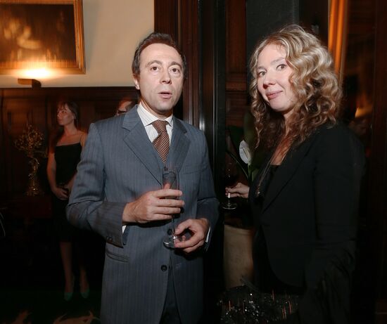 20th anniversary celebration of "Li-Lu" showroom