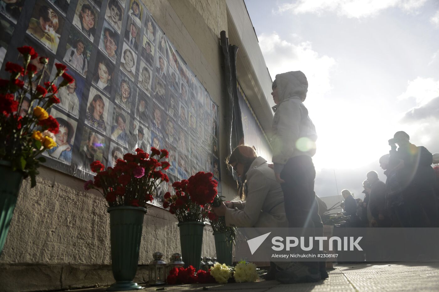Vigil in memory of Dubrovka Theater Center tragedy