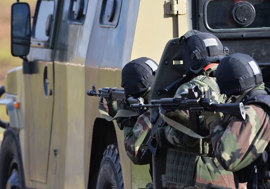 Demo show at Interpolitex 2013 exhibition