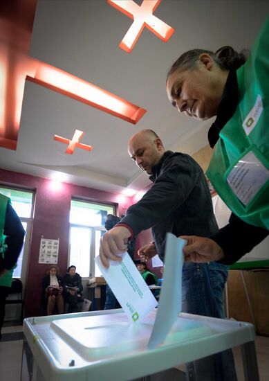 Georgia votes in presidential election