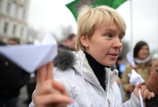 Opposition stages rally in support of political prisoners