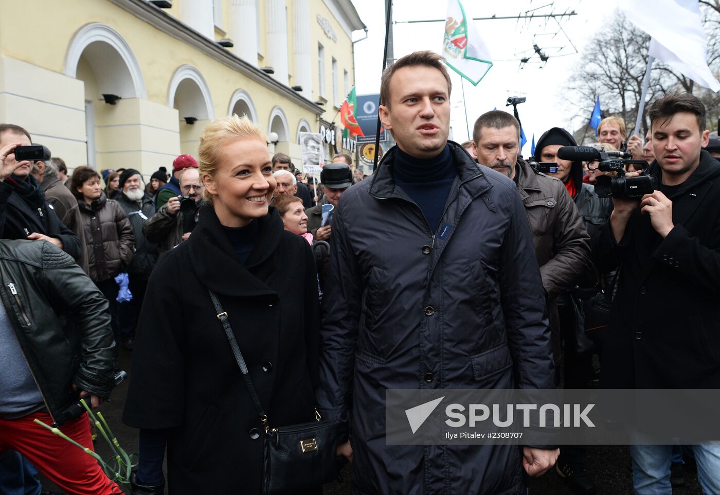 Opposition stages rally in support of political prisoners