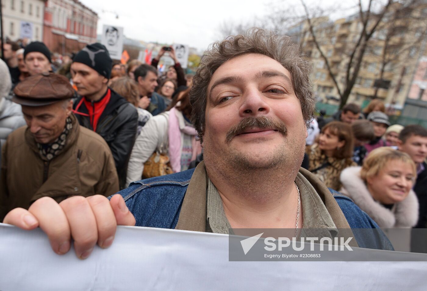 Opposition stages rally in support of political prisoners