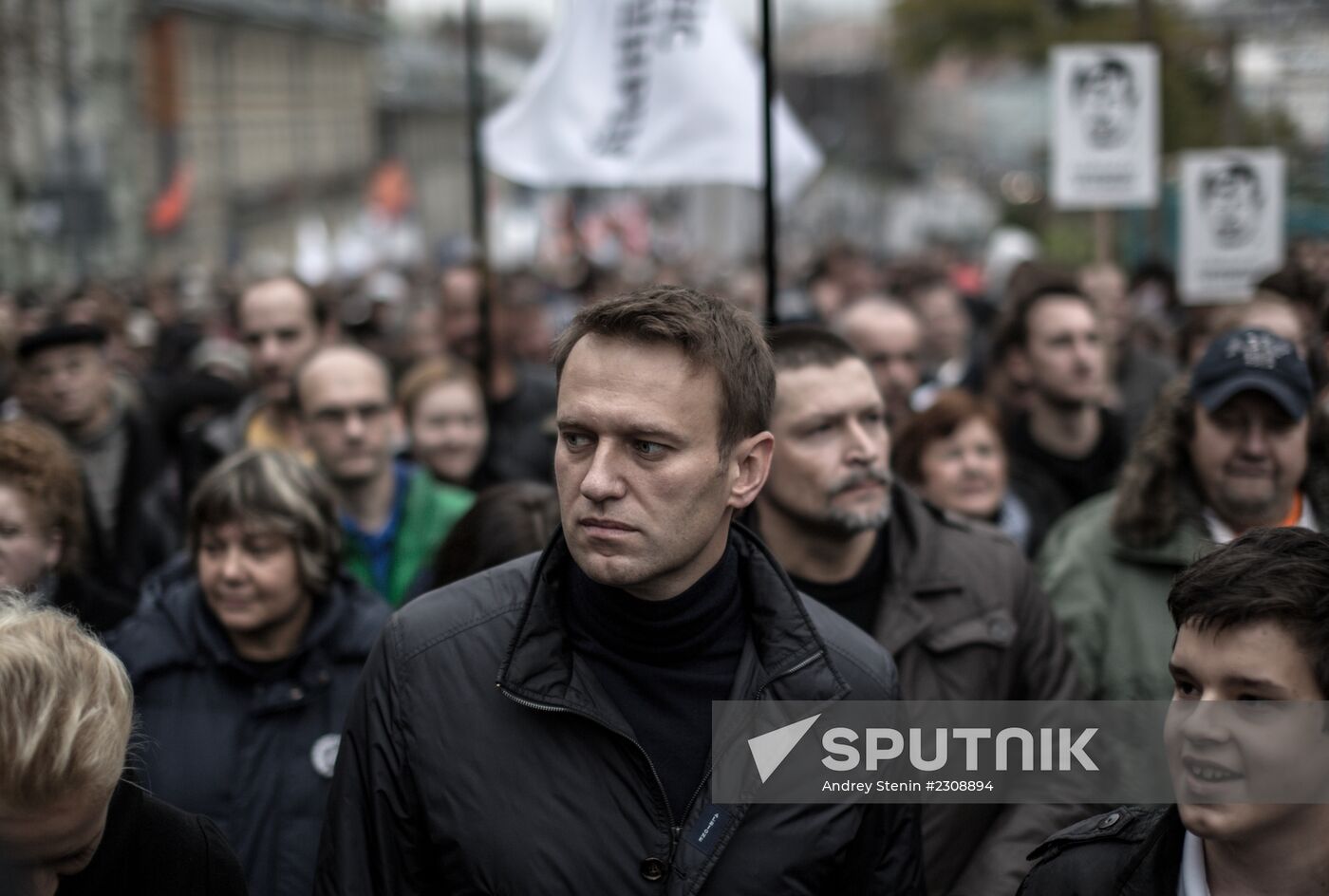 Opposition stages rally in support of political prisoners