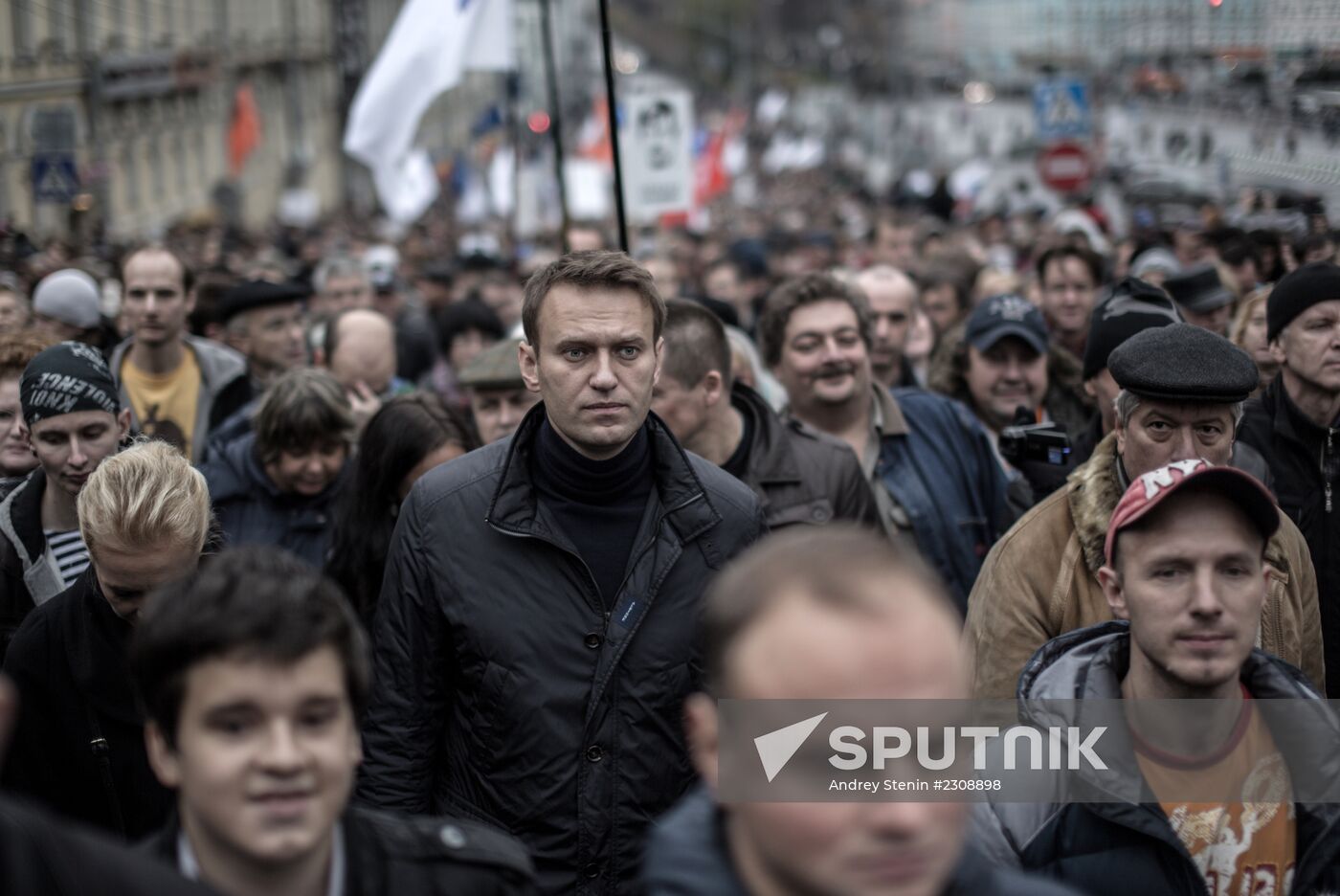 Opposition stages rally in support of political prisoners