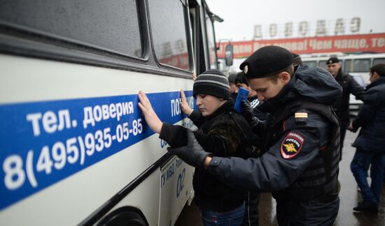 Police inspects Moscow Sadovod market