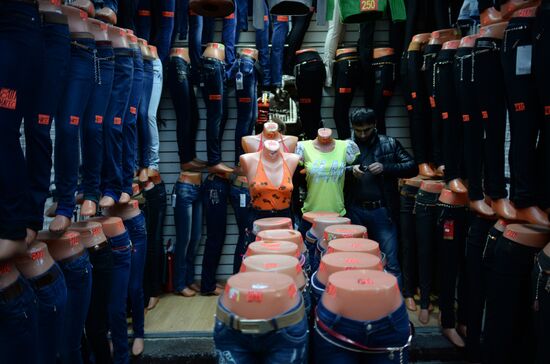 Police inspects Moscow Sadovod market