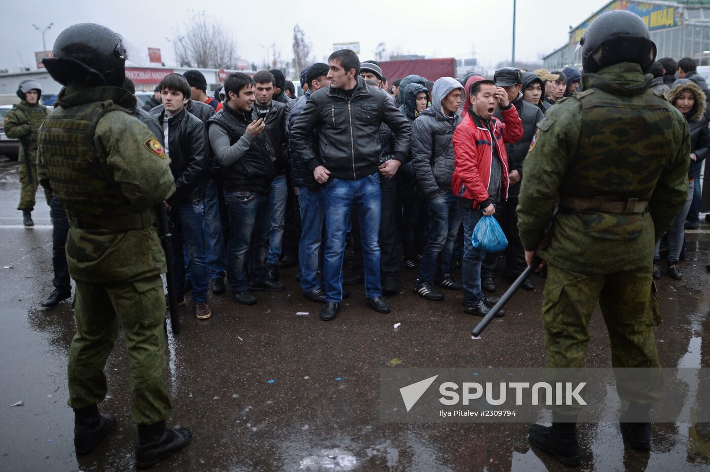 Police checks Moscow's "Sadovod" market