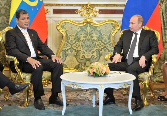 Vladimir Putin holds talks with Rafael Correa