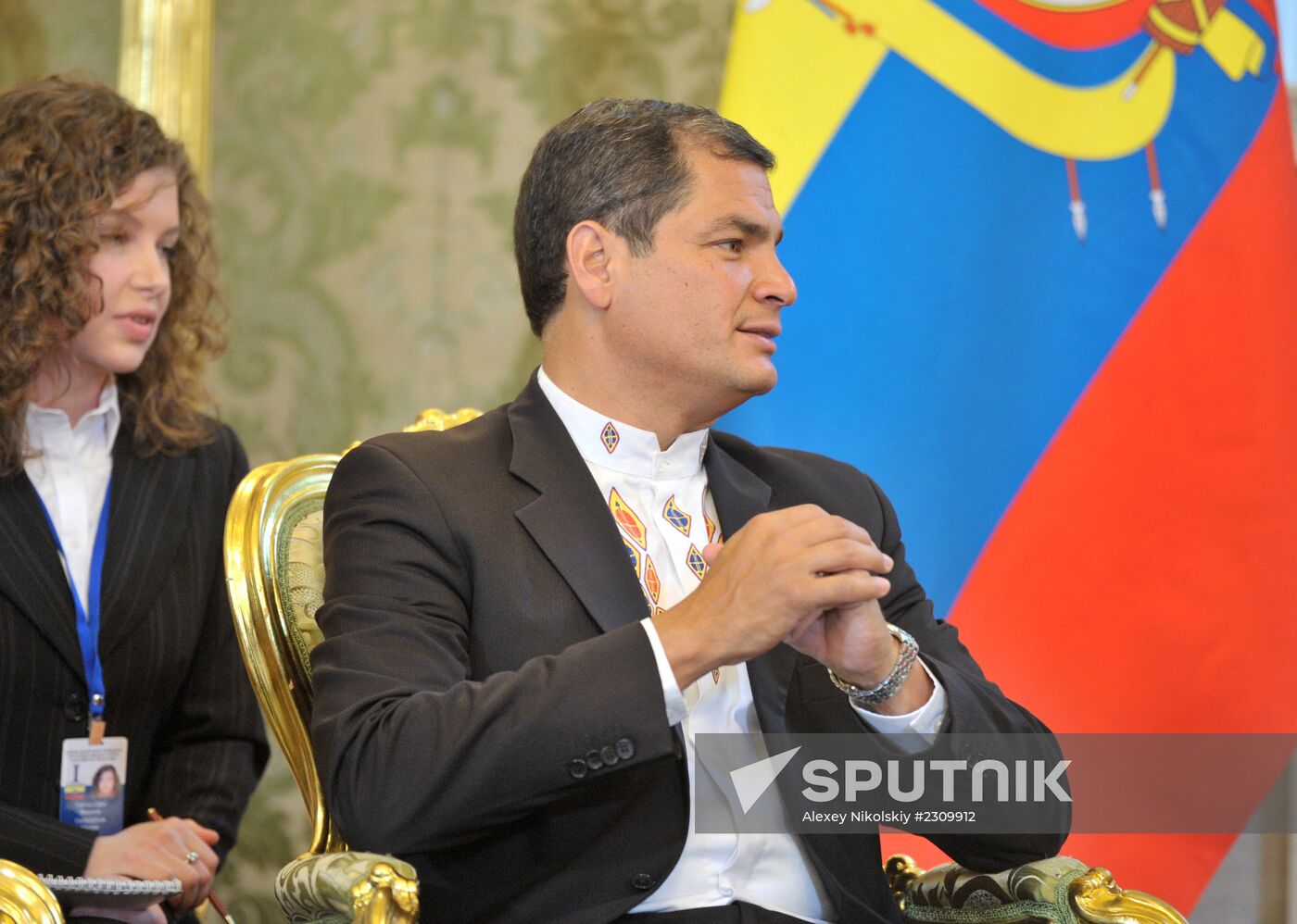 Vladimir Putin holds talks with Rafael Correa