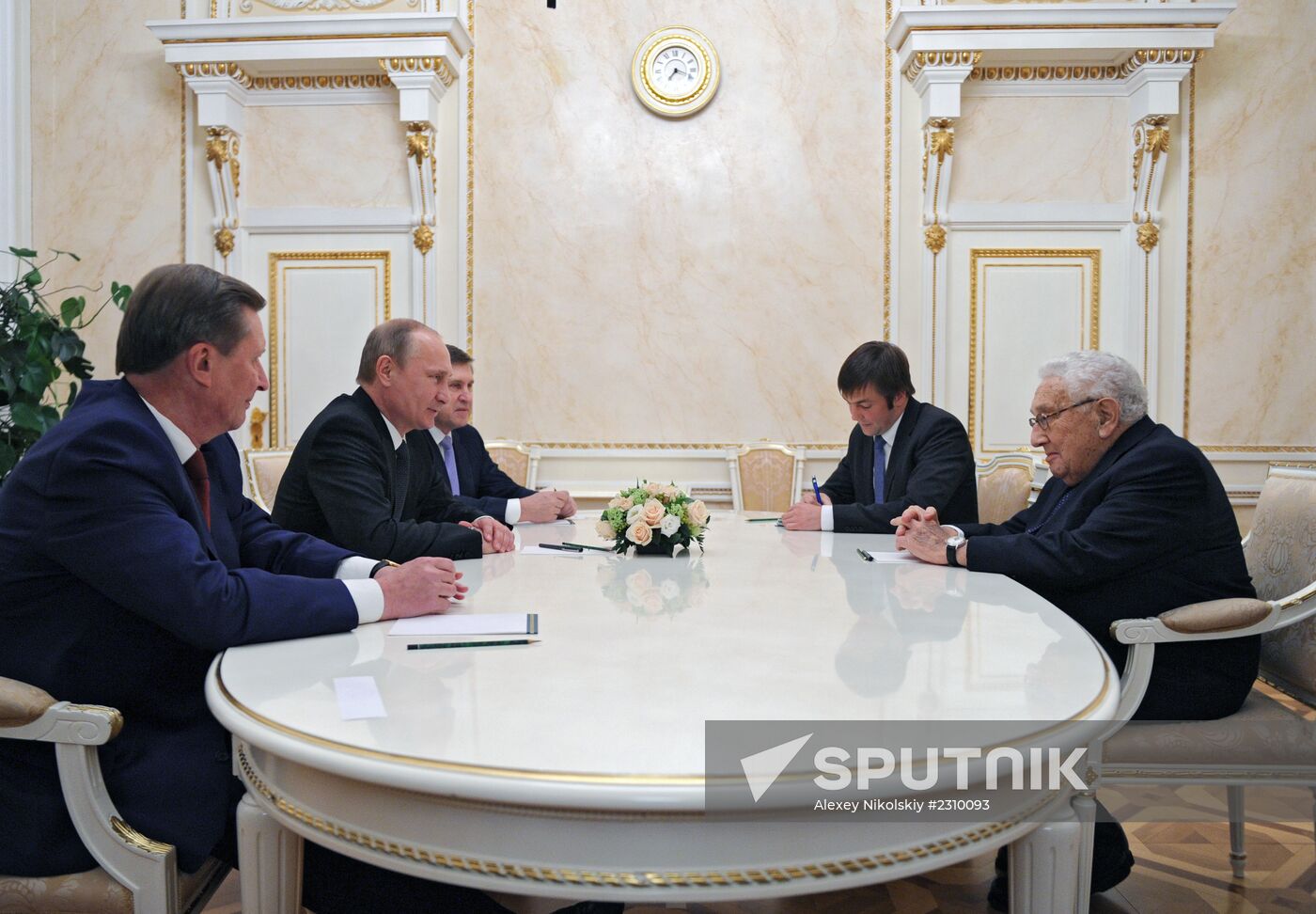 Vladimir Putin meets with Henry Kissinger