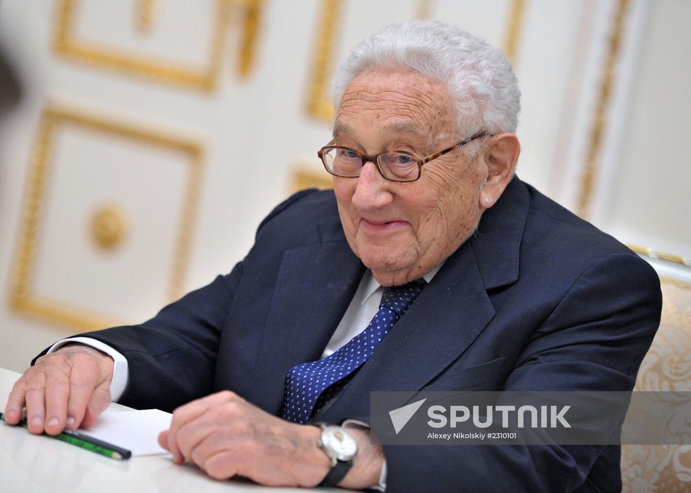 Vladimir Putin meets with Henry Kissinger
