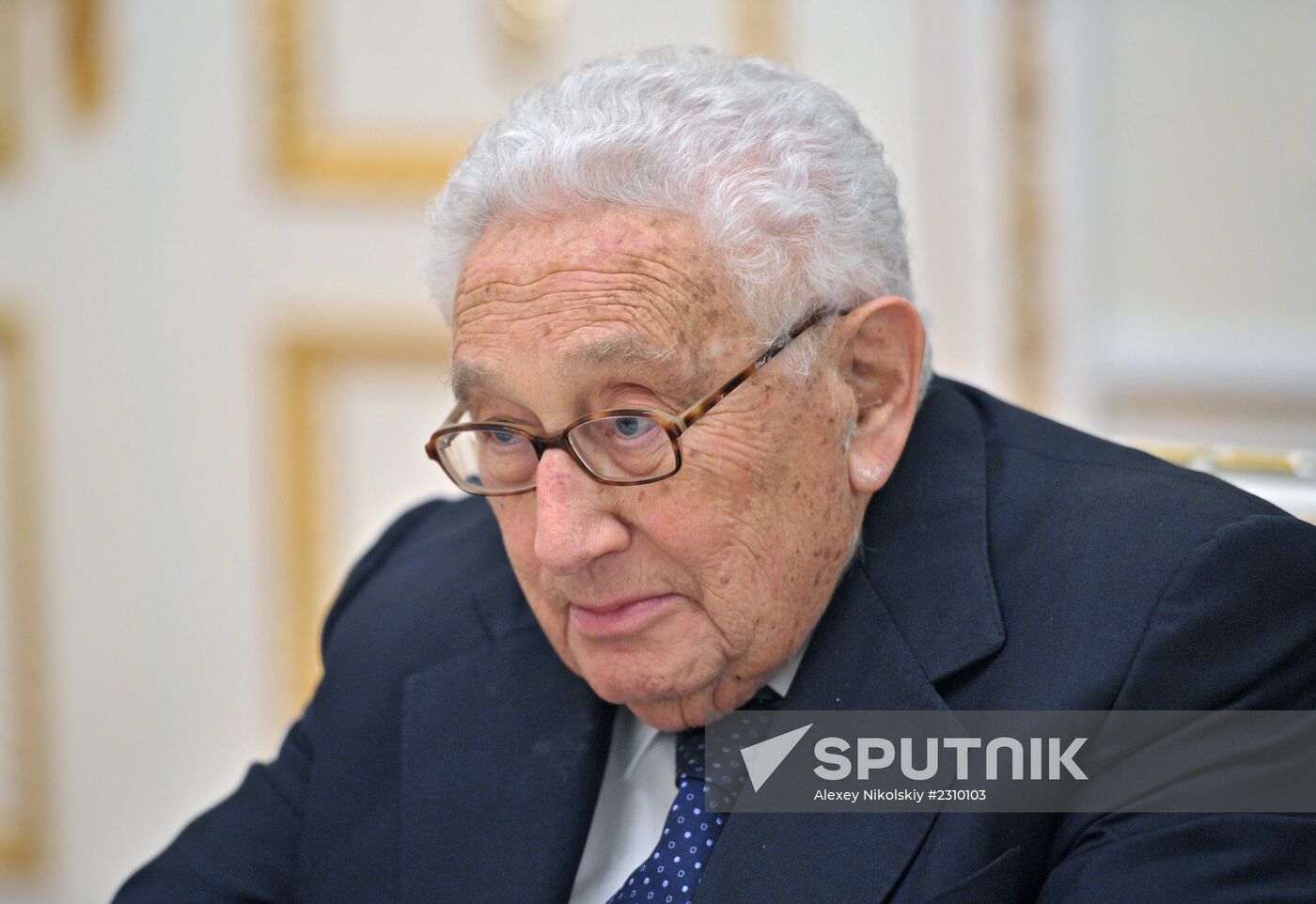 Vladimir Putin meets with Henry Kissinger